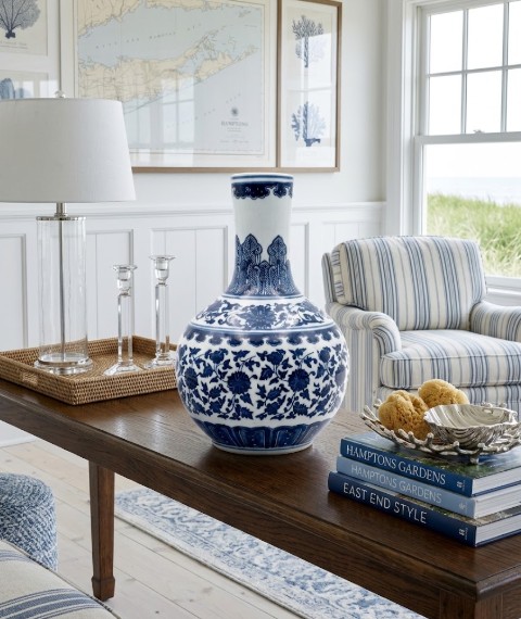 kek vaza hamptons coastal elegans kek feher festett viragos dekorácio dekoracio ajandek porcelan keramia
